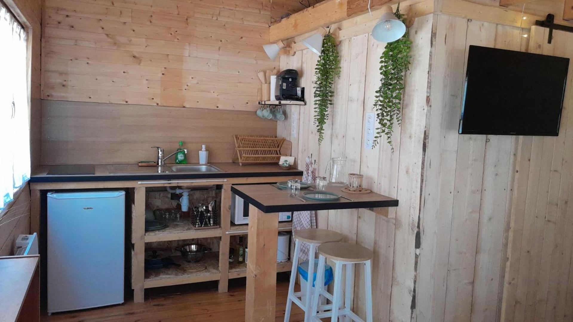 La Cabane En Bois Tourves Exterior foto