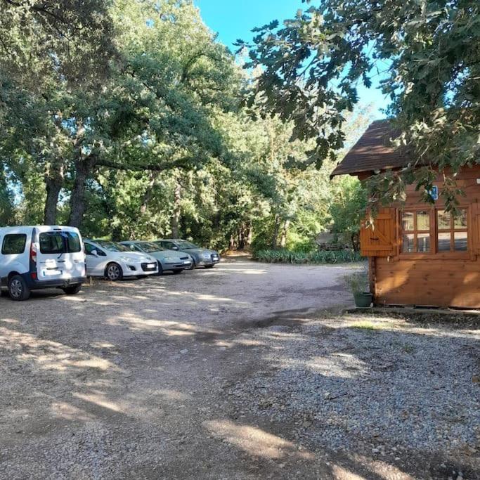 La Cabane En Bois Tourves Exterior foto